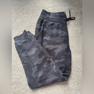 Lululemon Scuba Camouflage Jogger Pants